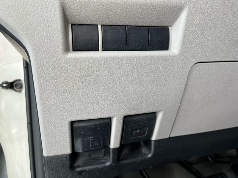 Toyota Comerciales Hiace Panel 5 pts. DX Superlarga, toldo alto, TM5 (línea nueva) 2020